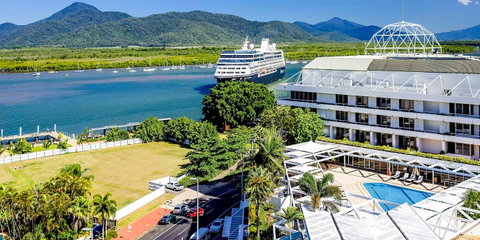 Pullman Reef Hotel Casino - Schoolies Week Accommodation 6