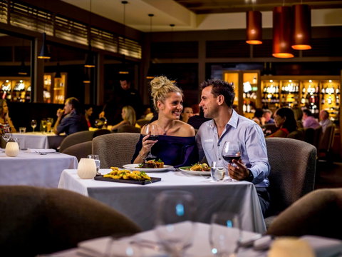 Pullman Reef Hotel Casino - Schoolies Week Accommodation 12