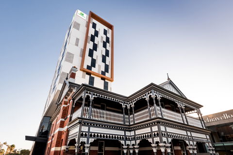 Holiday Inn West Perth - Schoolies Week Accommodation 0
