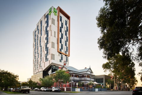 Holiday Inn West Perth - Schoolies Week Accommodation 2