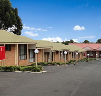 Victoria Lodge Motor Inn  Serviced Apts - Schoolies Week Accommodation