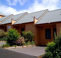 Meredith House and Mews - Schoolies Week Accommodation