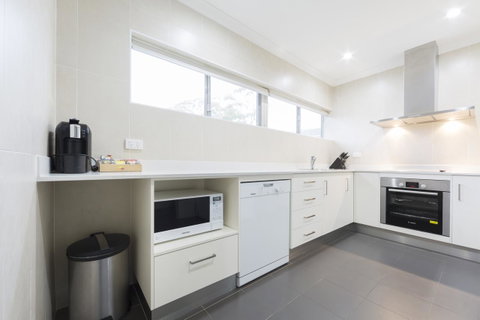 Forrest Hotel & Apartments - Schoolies Week Accommodation 37