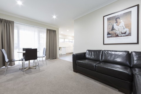 Forrest Hotel & Apartments - Schoolies Week Accommodation 39