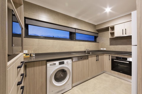Forrest Hotel & Apartments - Schoolies Week Accommodation 19