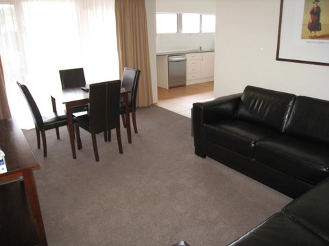 Forrest Hotel & Apartments - Schoolies Week Accommodation 14