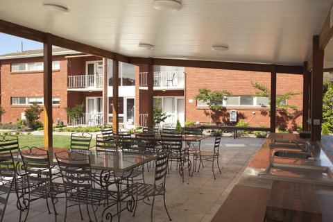 Forrest Hotel & Apartments - Schoolies Week Accommodation 11