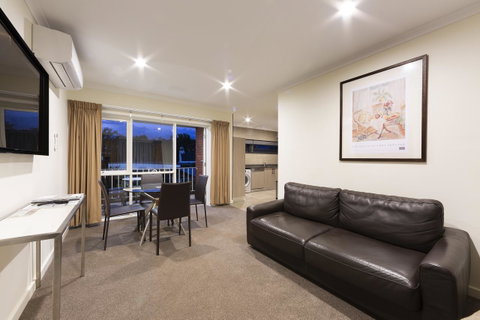 Forrest Hotel & Apartments - Schoolies Week Accommodation 13
