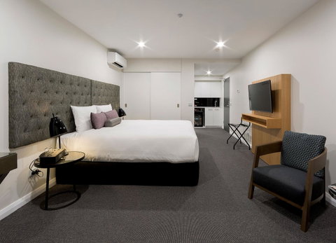 Avenue Hotel Canberra - Schoolies Week Accommodation 3