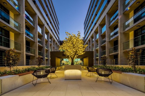 Avenue Hotel Canberra - Schoolies Week Accommodation 22