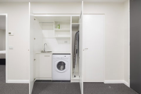 Avenue Hotel Canberra - Schoolies Week Accommodation 26