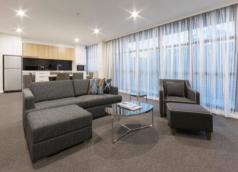 Avenue Hotel Canberra - Schoolies Week Accommodation 8