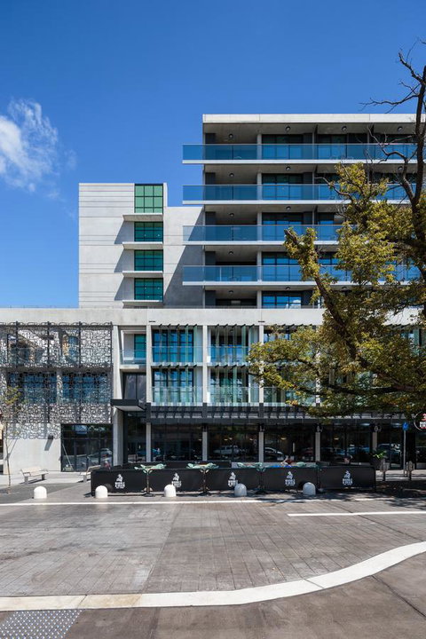 Avenue Hotel Canberra - Schoolies Week Accommodation 24
