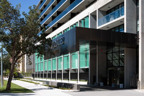 Avenue Hotel Canberra - Schoolies Week Accommodation 6