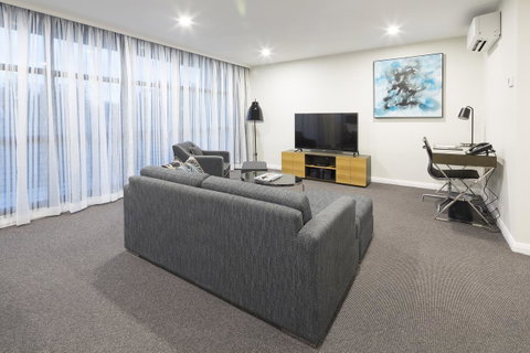 Avenue Hotel Canberra - Schoolies Week Accommodation 35