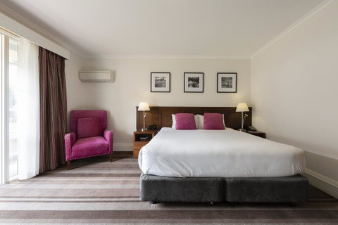 Mercure Canberra - Schoolies Week Accommodation 14