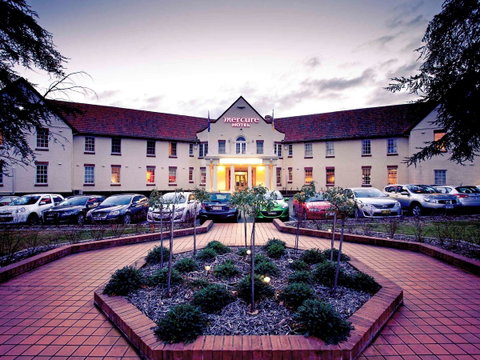 Mercure Canberra - Schoolies Week Accommodation 0