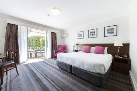 Mercure Canberra - Schoolies Week Accommodation 2