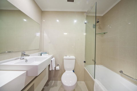 Mercure Canberra - Schoolies Week Accommodation 33