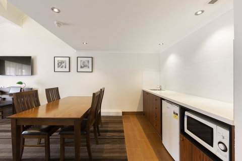Mercure Canberra - Schoolies Week Accommodation 17