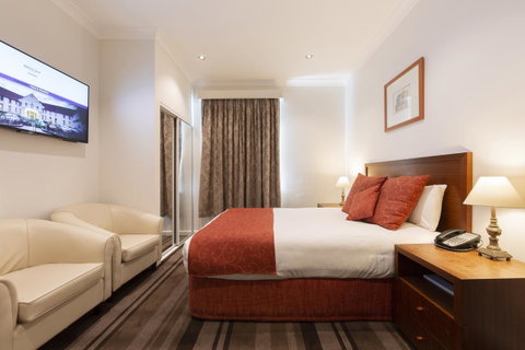 Mercure Canberra - Schoolies Week Accommodation 21