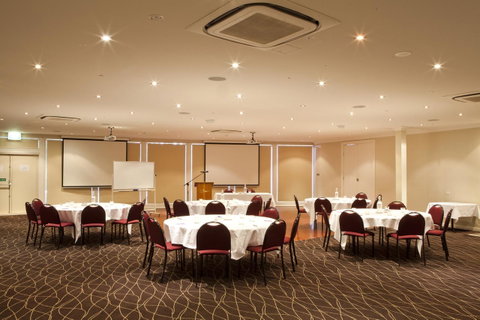 Mercure Canberra - Schoolies Week Accommodation 42