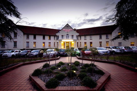 Mercure Canberra - Schoolies Week Accommodation 27