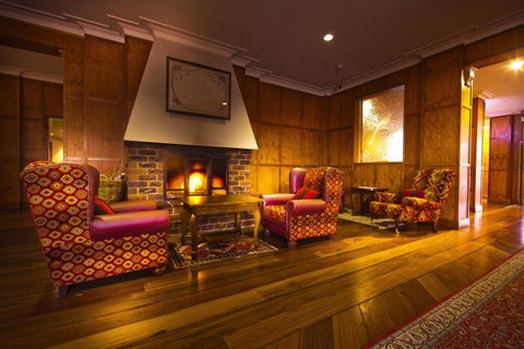 Mercure Canberra - Schoolies Week Accommodation 29