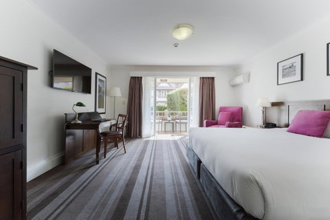 Mercure Canberra - Schoolies Week Accommodation 4
