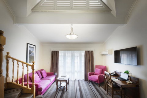 Mercure Canberra - Schoolies Week Accommodation 5