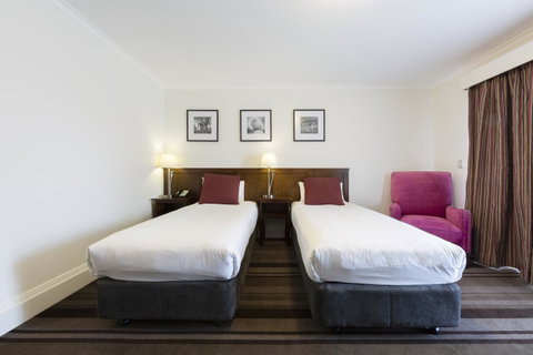 Mercure Canberra - Schoolies Week Accommodation 9