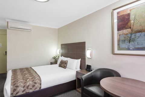 Garden City Hotel, Best Western Signature Collection - Schoolies Week Accommodation 5