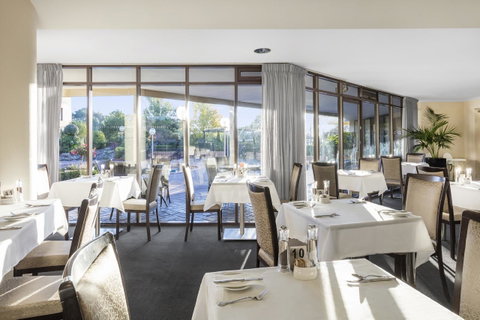 Garden City Hotel, Best Western Signature Collection - Schoolies Week Accommodation 28