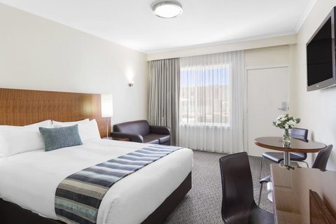 Garden City Hotel, Best Western Signature Collection - Schoolies Week Accommodation 1