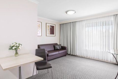 Garden City Hotel, Best Western Signature Collection - Schoolies Week Accommodation 16