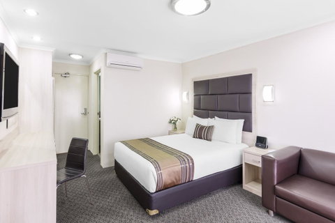 Garden City Hotel, Best Western Signature Collection - Schoolies Week Accommodation 3
