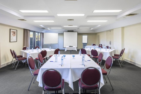 Garden City Hotel, Best Western Signature Collection - Schoolies Week Accommodation 22