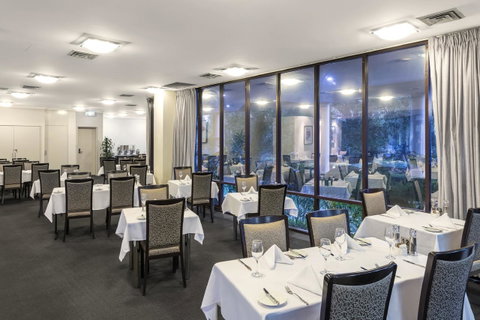 Garden City Hotel, Best Western Signature Collection - Schoolies Week Accommodation 7