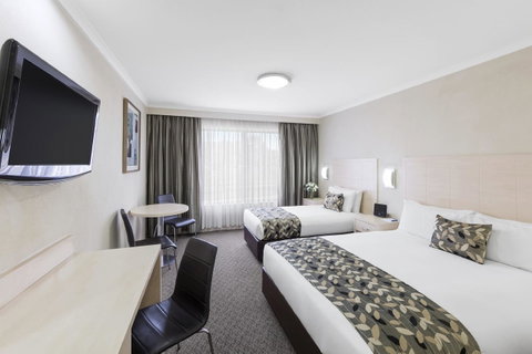 Garden City Hotel, Best Western Signature Collection - Schoolies Week Accommodation 26