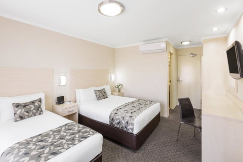 Garden City Hotel, Best Western Signature Collection - Schoolies Week Accommodation 27