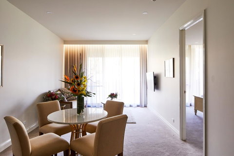 Knightsbridge Canberra - Schoolies Week Accommodation 21