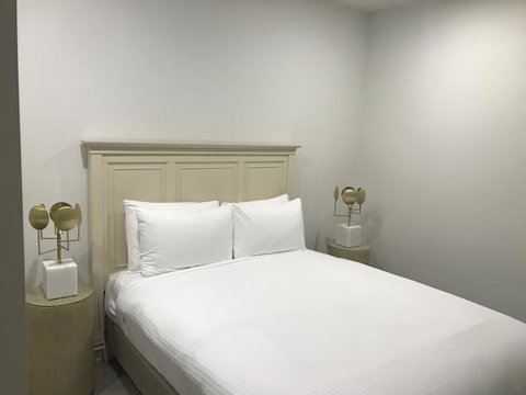 Knightsbridge Canberra - Schoolies Week Accommodation 19
