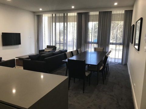 Knightsbridge Canberra - Schoolies Week Accommodation 35