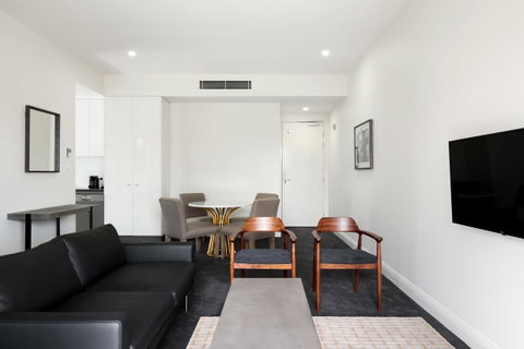 Knightsbridge Canberra - Schoolies Week Accommodation 25