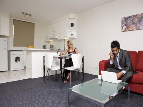 Manuka Park Serviced Apartments - Schoolies Week Accommodation 13