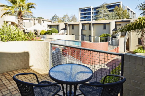 Manuka Park Serviced Apartments - Schoolies Week Accommodation 3
