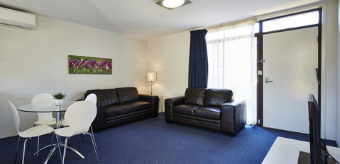 Manuka Park Serviced Apartments - Schoolies Week Accommodation 32