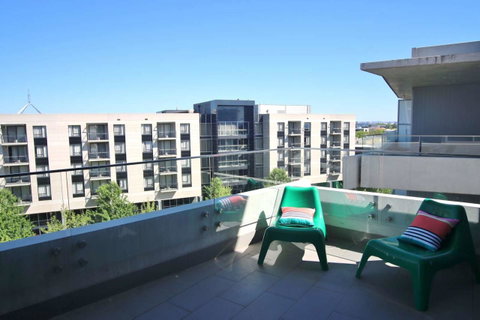 Realm Park 39 Barton ACT - Schoolies Week Accommodation 5