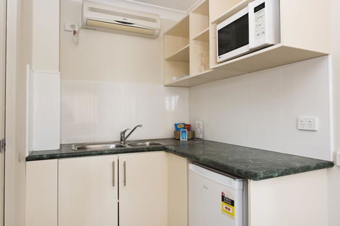 Soldiers Motel - Schoolies Week Accommodation 20