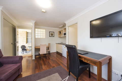 Soldiers Motel - Schoolies Week Accommodation 6